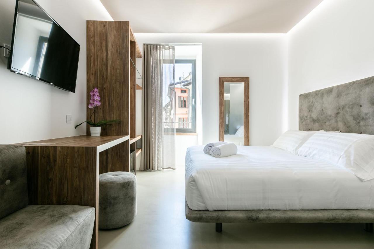 Domus Cavour Rooms&Suites Tirano Luaran gambar