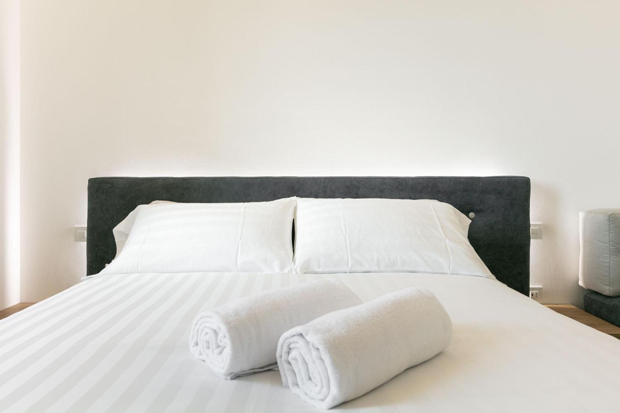Domus Cavour Rooms&Suites Tirano Bilik gambar