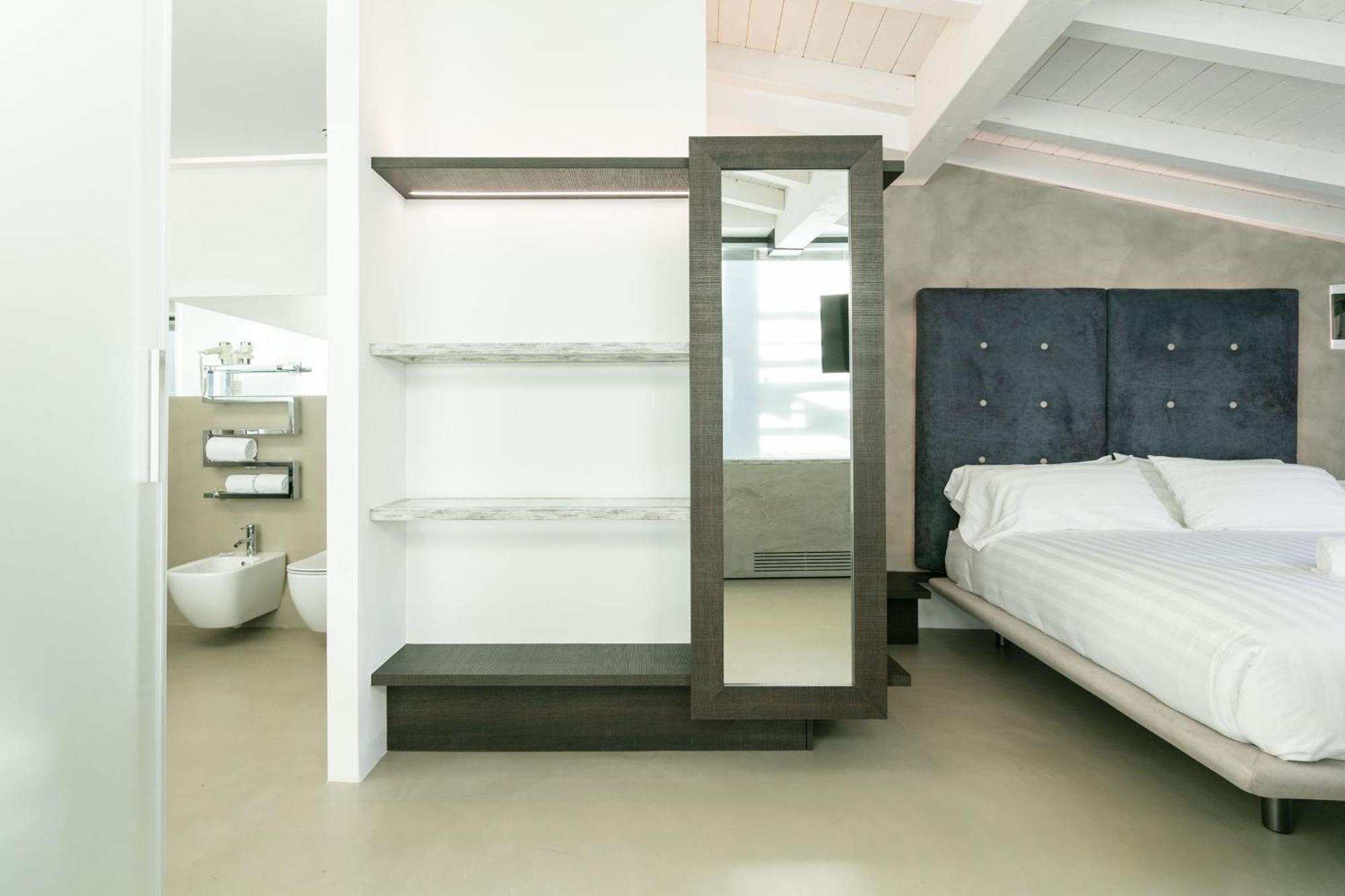 Domus Cavour Rooms&Suites Tirano Bilik gambar